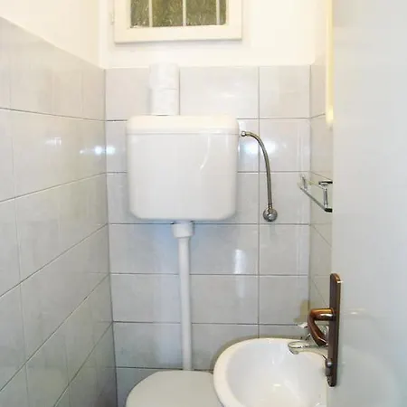 Mali Rat 2811a Apartament
