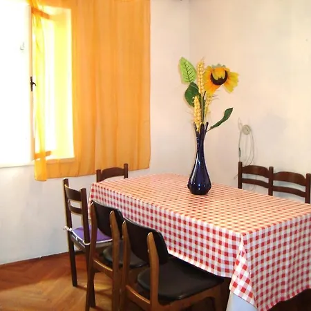 Mali Rat 2811a Apartament *