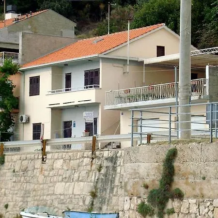 Mali Rat 2811a Apartament