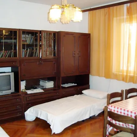 Mali Rat 2811a Apartament
